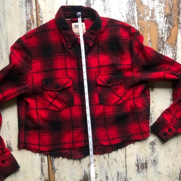 TNA Wool Boyfriend Fit Red Black Plaid Shirt Cropped XXS EUC - Picture 5 of 6